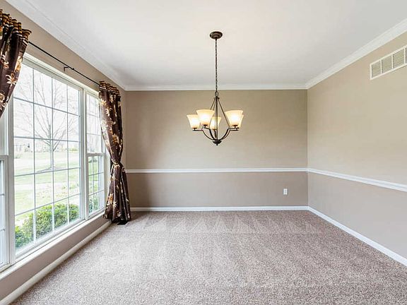 3rd image of 6301 Paxton Woods Dr