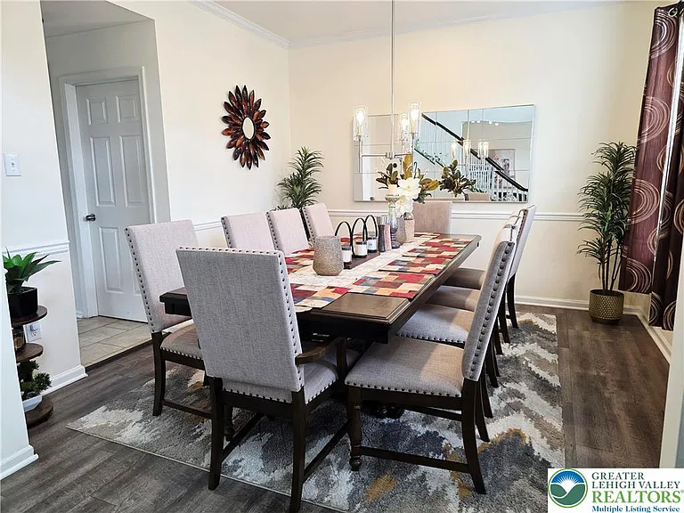 1052 Kingston Ln — Photo 15