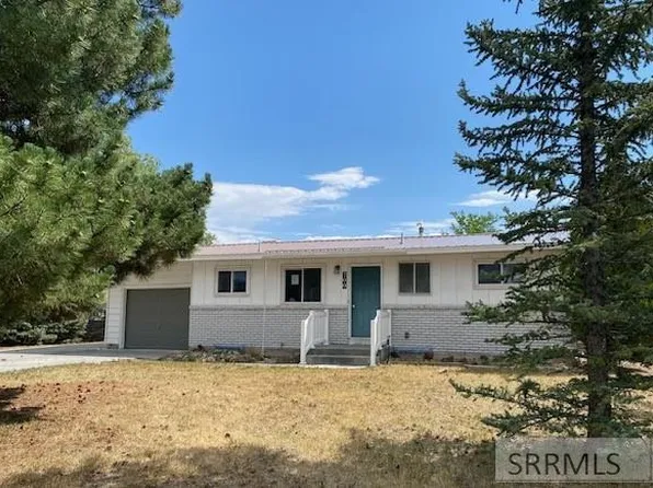 700 N Robins Ave, Idaho Falls, ID 83401