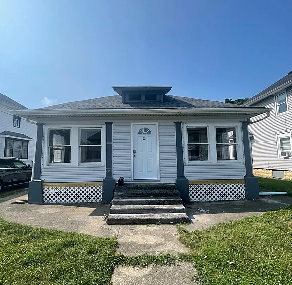 1907 W Jackson St — Photo 1