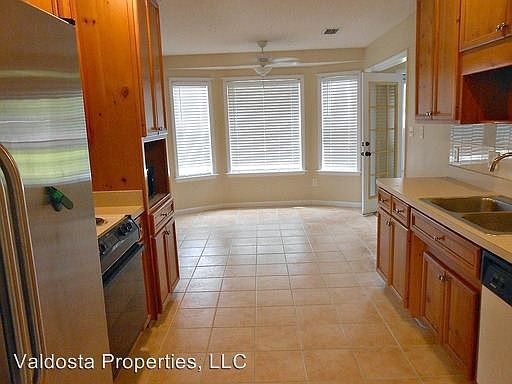 4th image of 4275 Shadowwood Dr