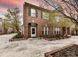 6109 Madison Crest Ct, Falls Church, VA 22041