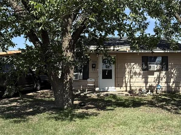 1033 Farley St, Pampa, TX 79065