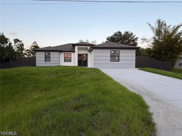 618 Thompson Ave, Lehigh Acres, FL 33972