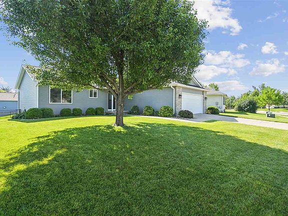 2nd image of 1007 Wolf Dr NW