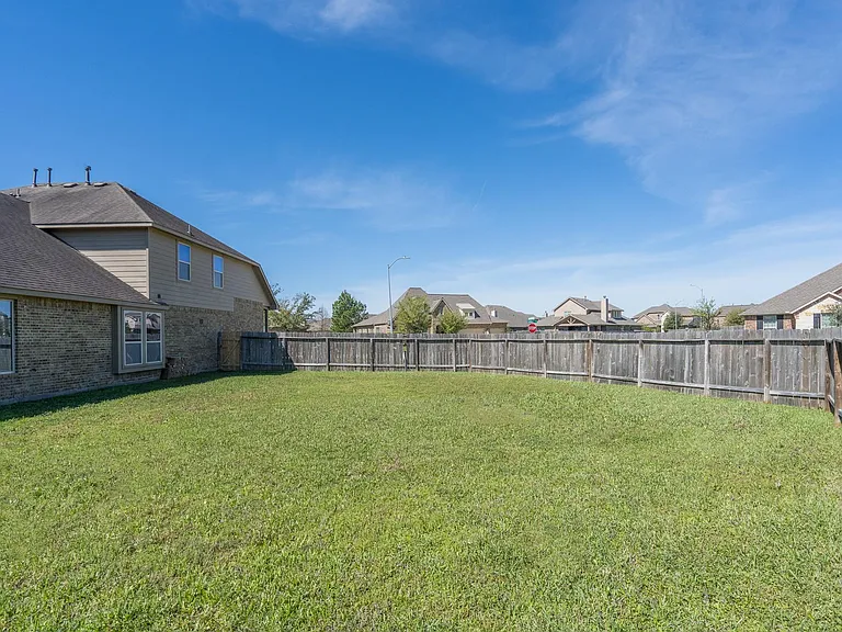 22918 Caverly Ln — Photo 31