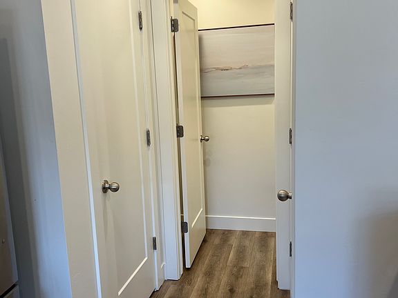 4th image of 153 W Autumn Ln