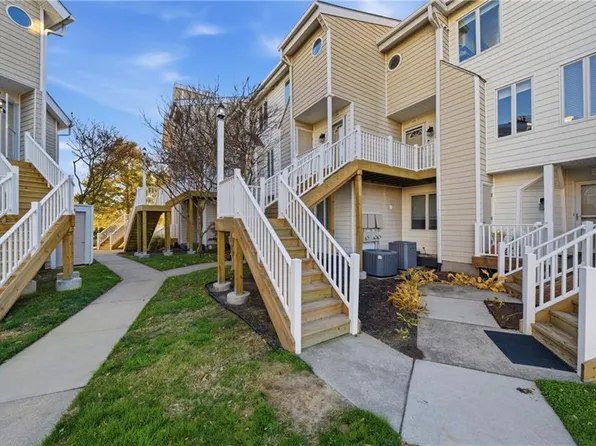 100 Pinewood Rd APT 224, Virginia Beach, VA 23451