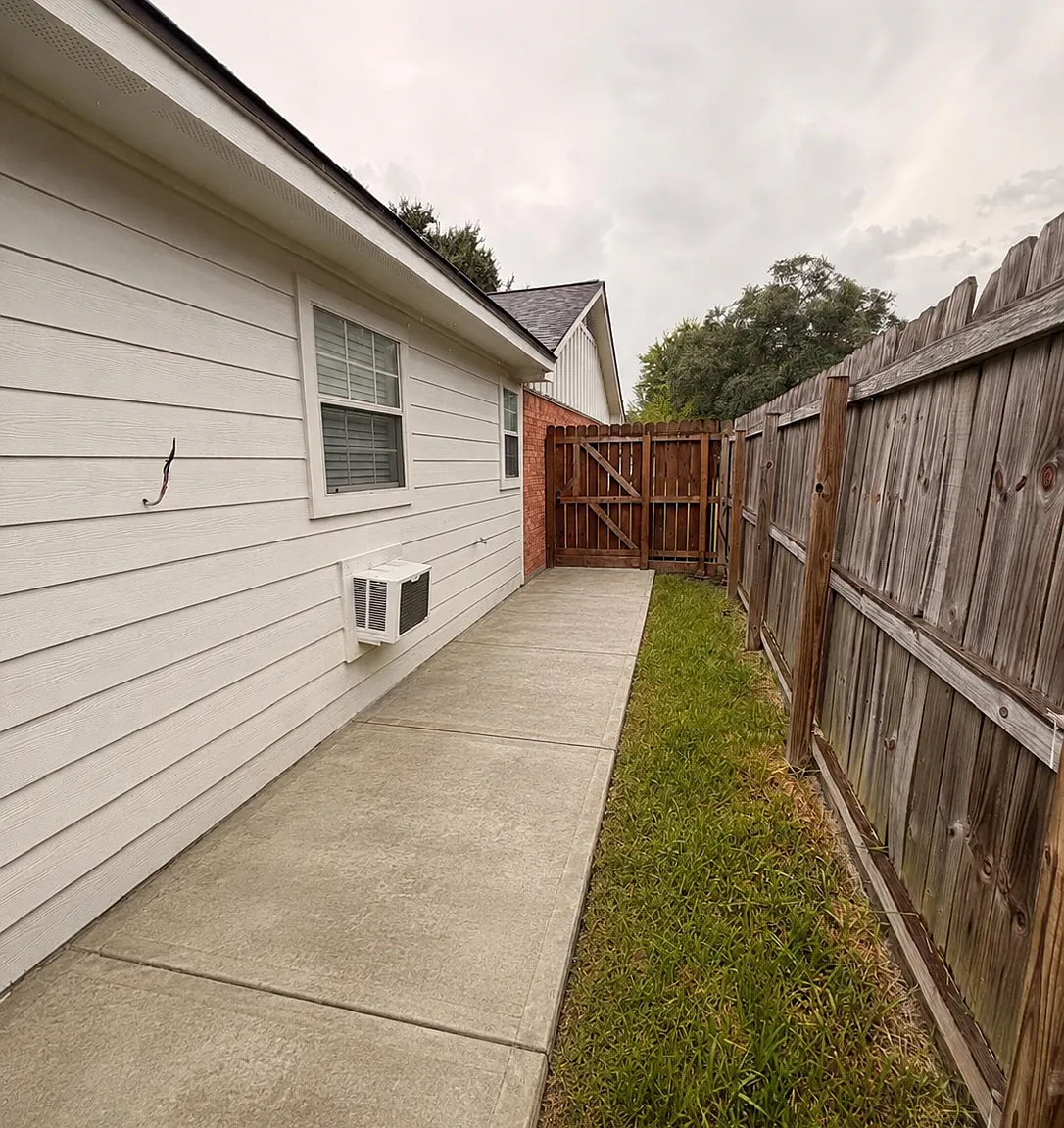 2 bed, 600 sqft, $1,550 — Photo 2