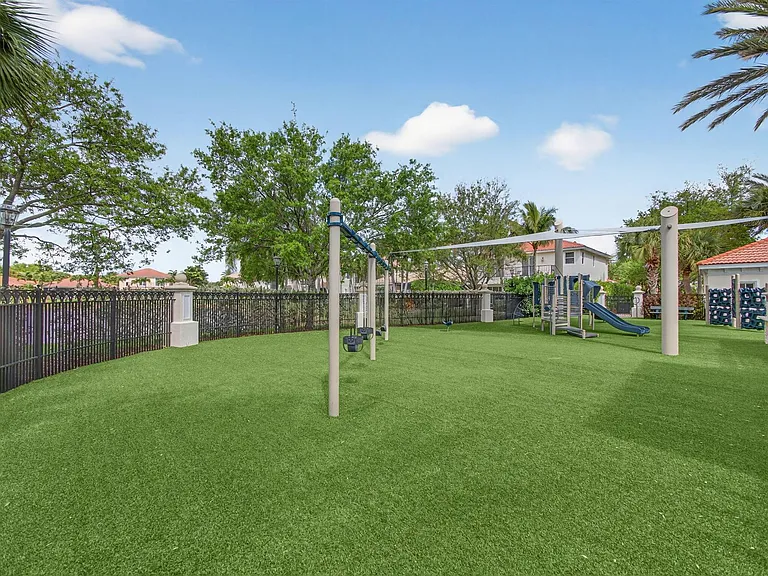 12054 Aviles Circle Palm — Photo 55