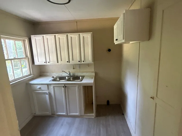 236 Decelle St — Photo 16
