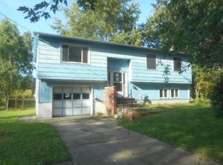 218 E Dezeng St, Clyde, NY 14433