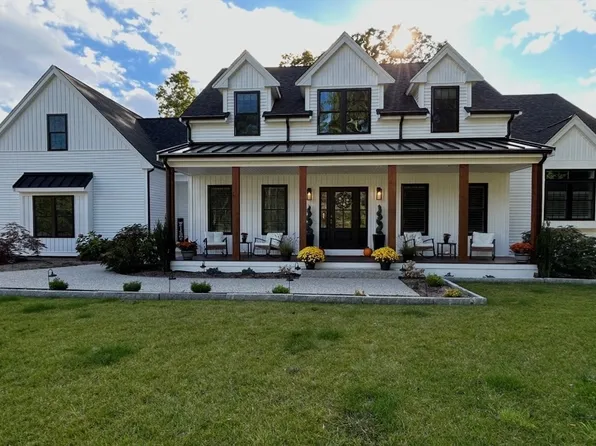 401 South St, Foxboro, MA 02035