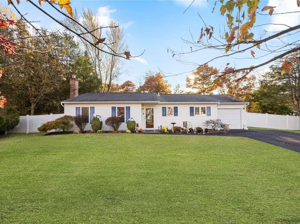 14 Jamar Drive, Port Jefferson Station, NY 11776