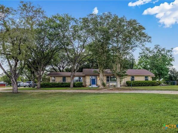 105 Us Highway 77a S, Yoakum, TX 77995