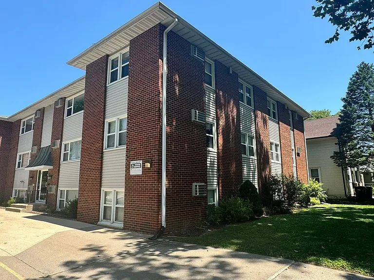 614 E. Jefferson Street — Photo 9