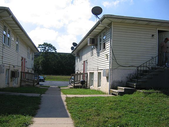 3rd image of 320 E Weidman St