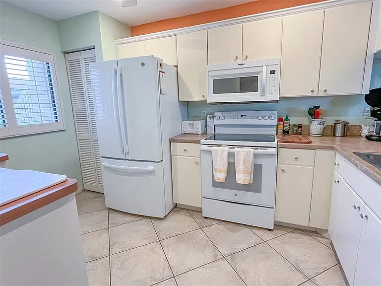 690 Bird Bay Cir #28 — Photo 6
