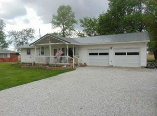 402 S Main St, Advance, IN 46102