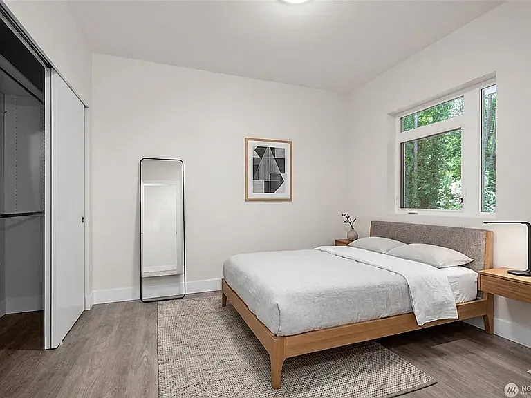 17XX Harbor Ave SW #402 — Photo 12