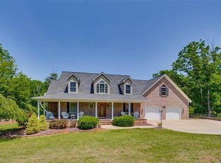 2577 Mountain Oak View Dr, Asheboro, NC 27205