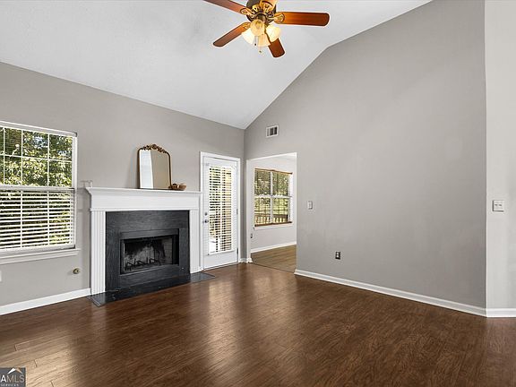 3rd image of 4474 Carriage Park Dr