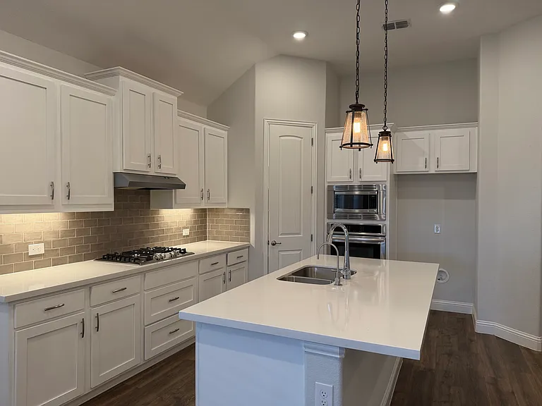 482 Prairie View Dr — Photo 8
