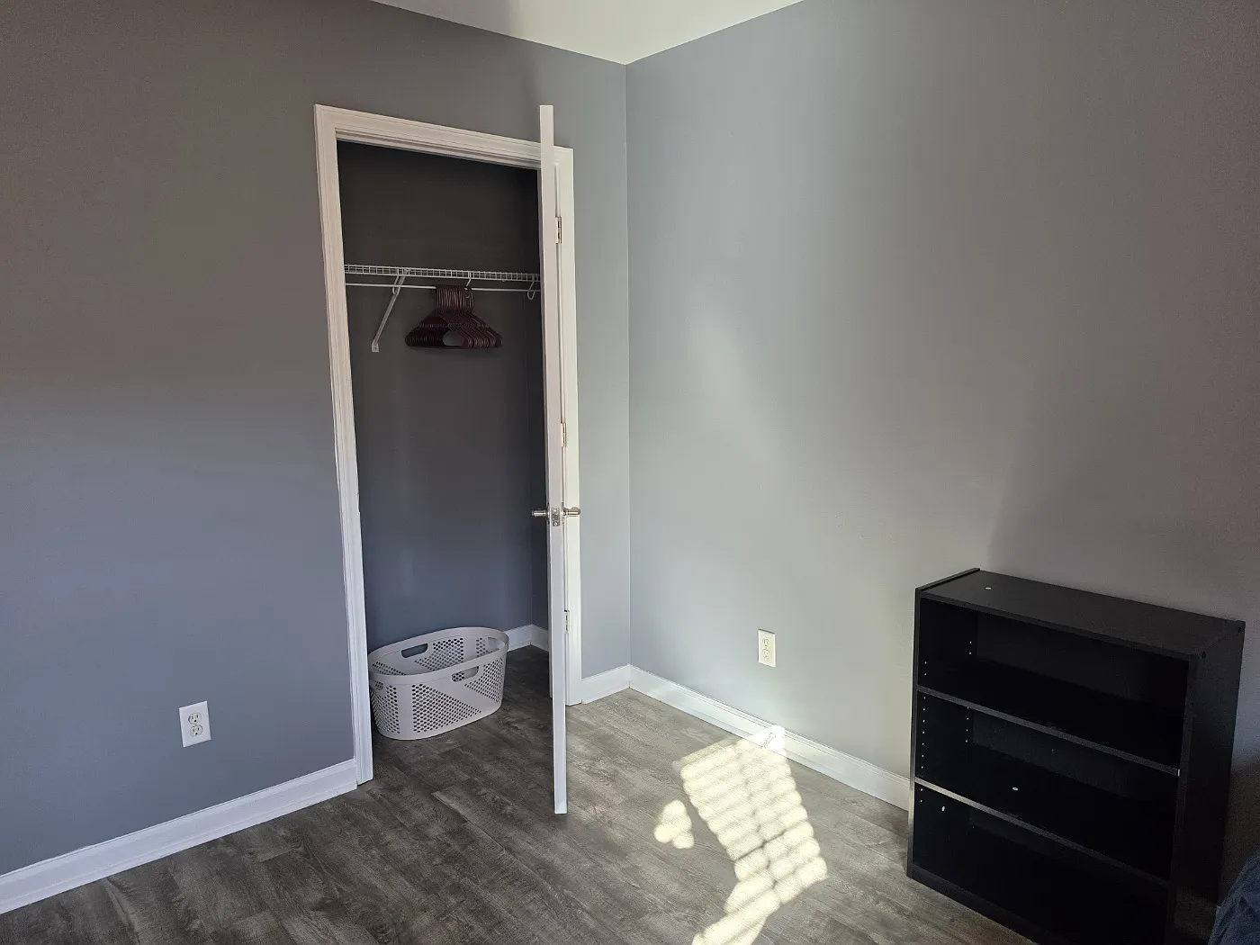 3 bed, 1630 sqft, $1,000 — Photo 2