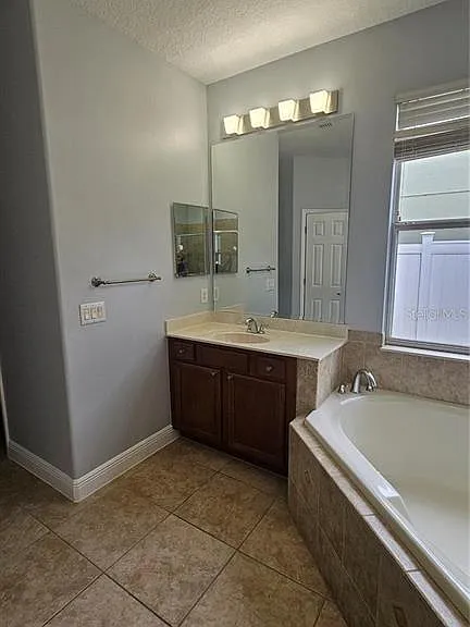 317 E Blue Water Edge Dr — Photo 35