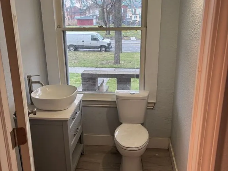 1235 E Grand Blvd #1 — Photo 8