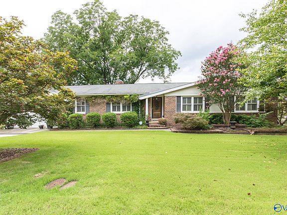 2nd image of 10212 Melanie Dr SE