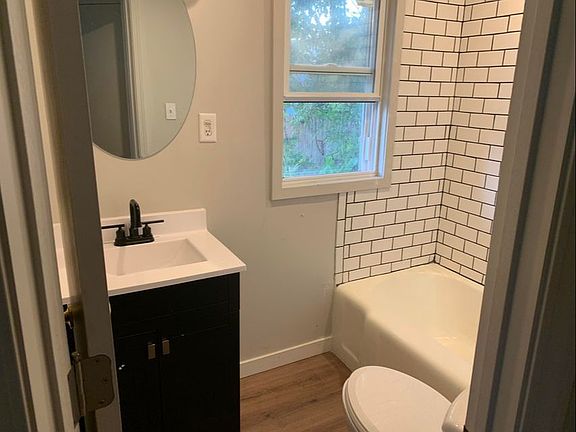 3rd image of 5061 N 32nd St #1