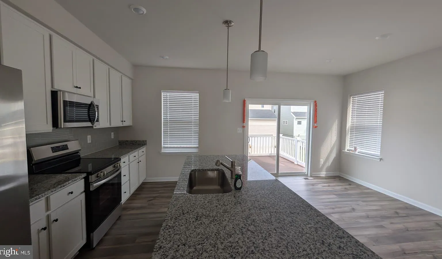 3 bed, 4.0 bath, 1723 sqft, $2,150 — Photo 4