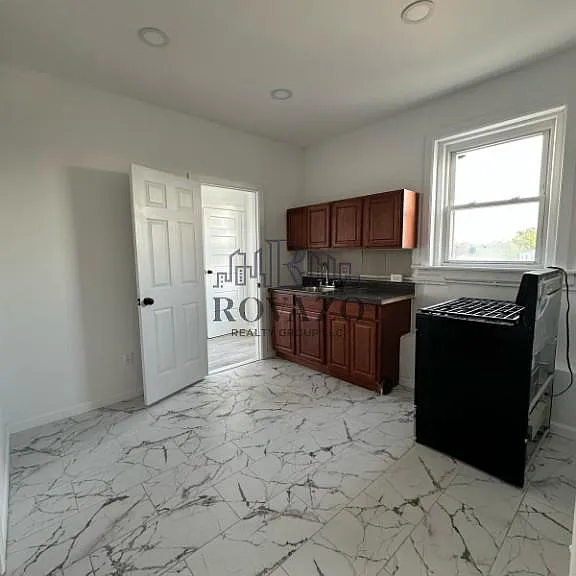 754 S 19th St #3 — Photo 1