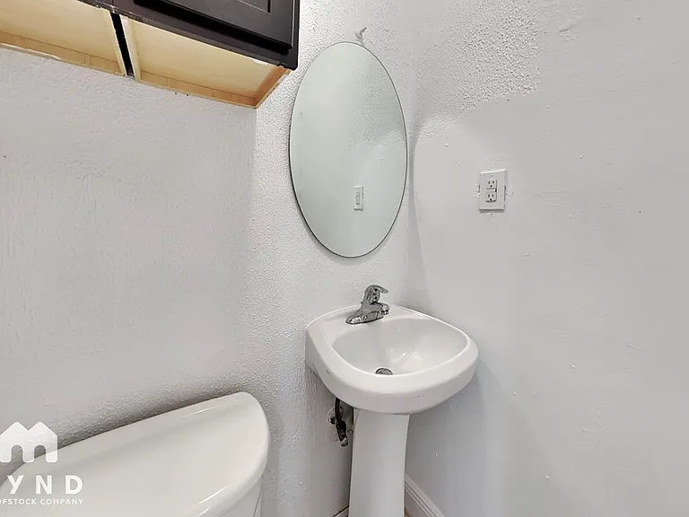 101 Live Oak St — Photo 15