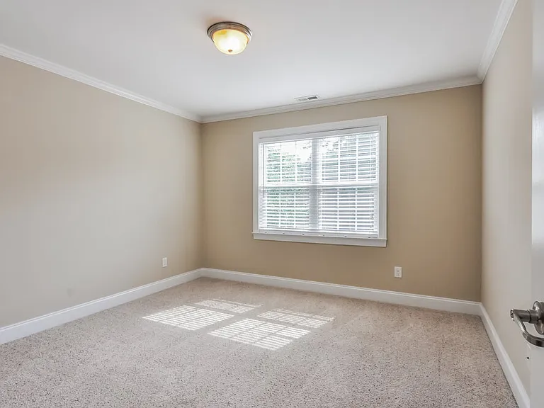 221 Worthington Ct — Photo 18