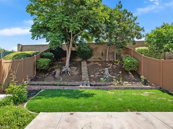 1132 Santiago Dr #11, Placentia, CA 92870