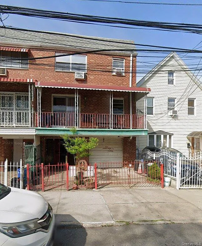 3 bed, 1.5 bath, 1800 sqft, $3,400 — Photo 1