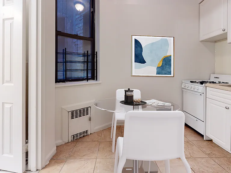 432 E 83rd St #5B — Photo 2
