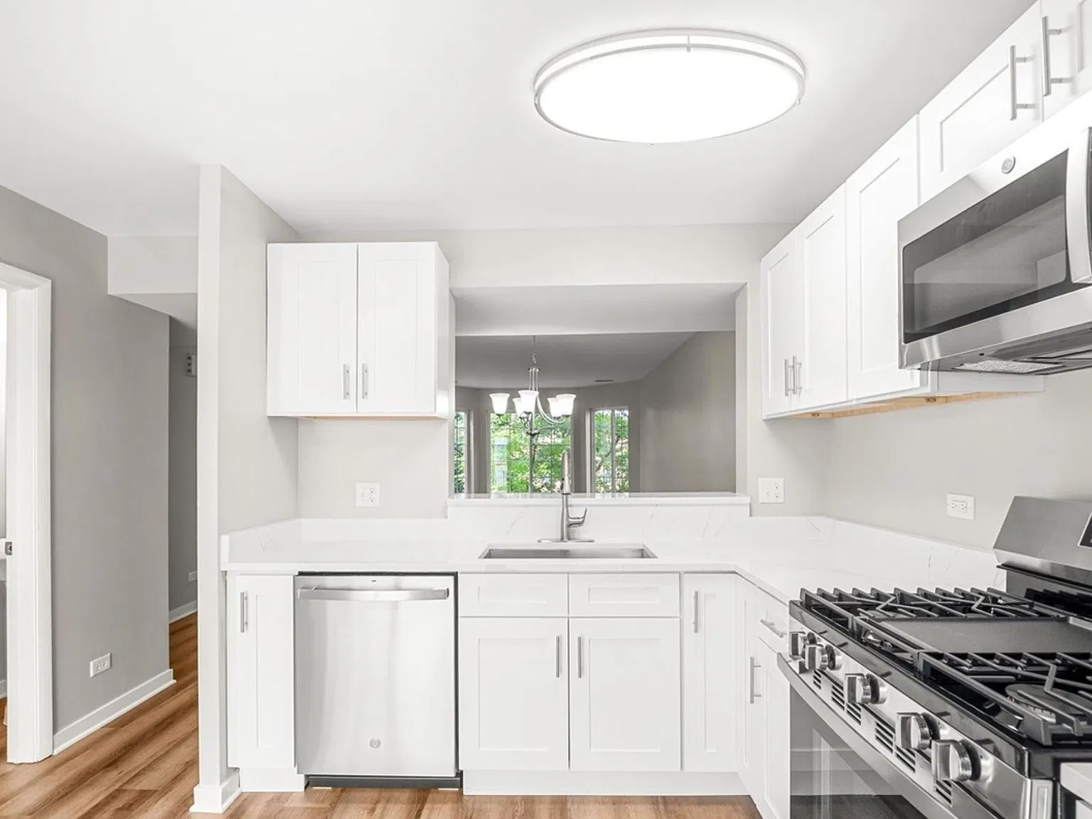 3 bed, 1630 sqft, $2,395 — Photo 4