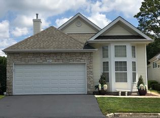 407 Leisure Dr, Ridge, NY 11961