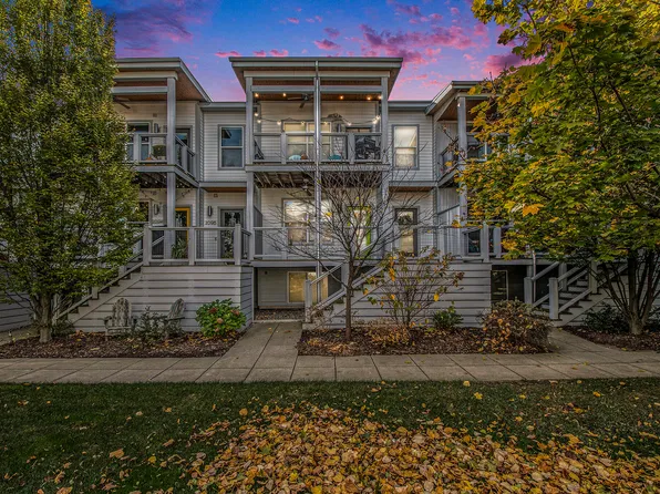 2098 Celadon Dr NE #38, Grand Rapids, MI 49525