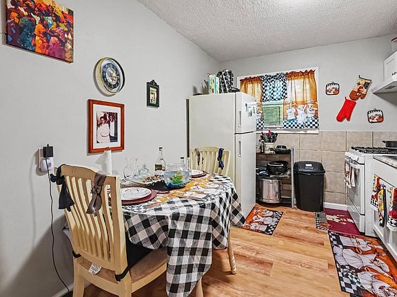 5th image of 3631 Washington Ave