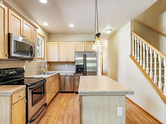 3rd image of 65 SE 88th Ave