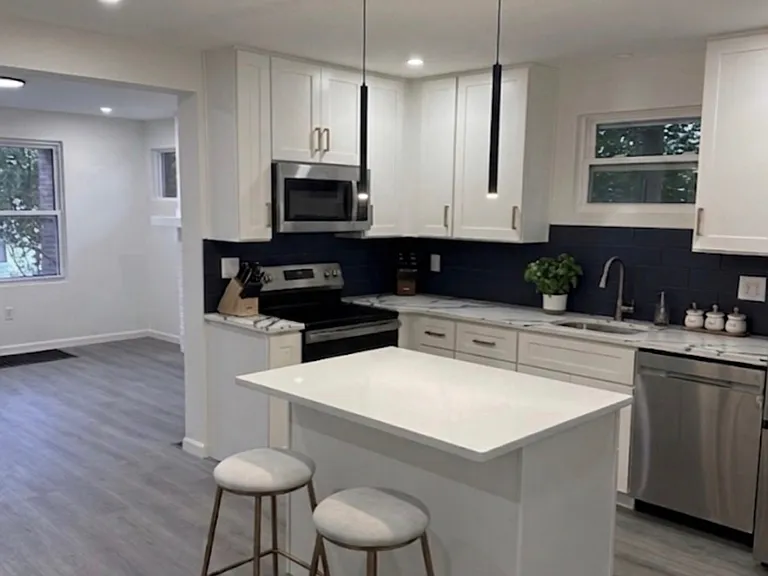 311 Akron Ave — Photo 2