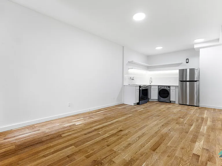 441 Wilson Ave #A4 — Photo 6