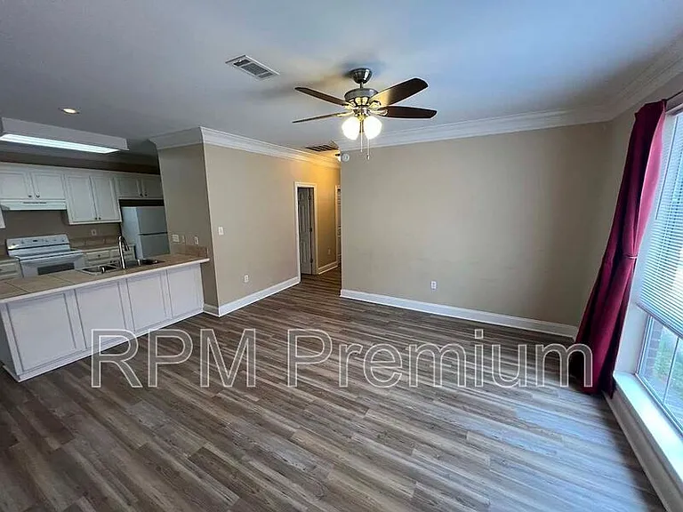 5557 Arialo Dr — Photo 9