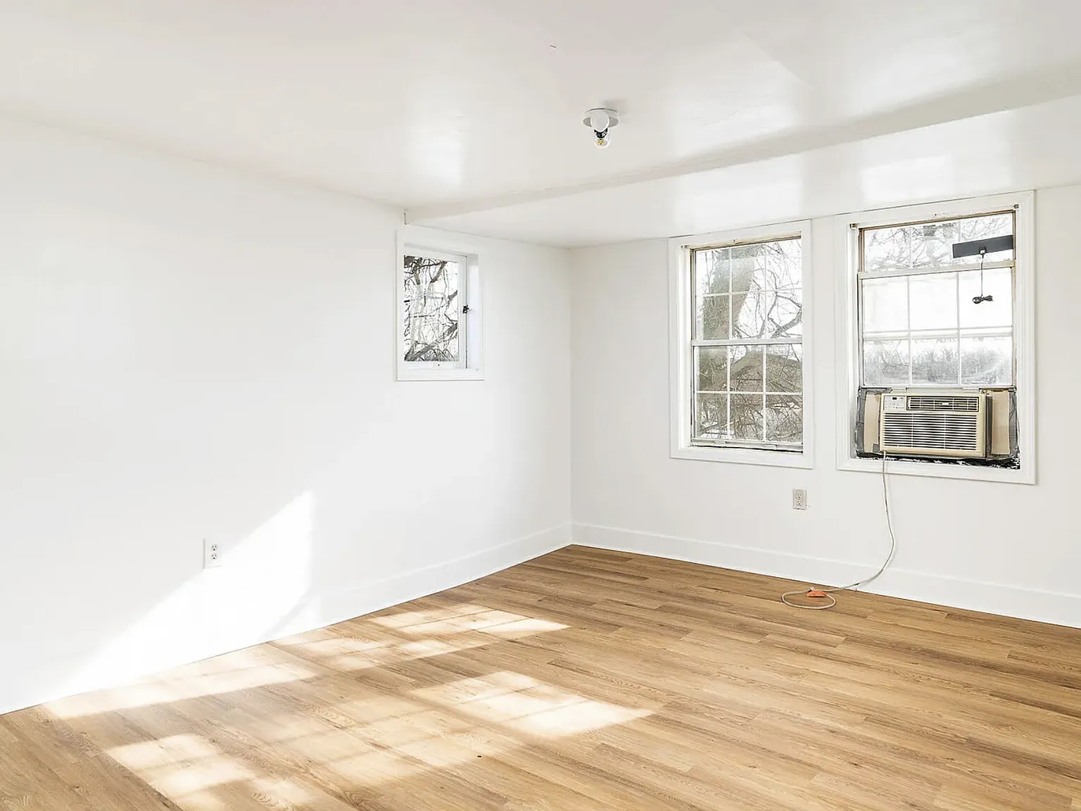 1 bed, 850 sqft, $1,100 — Photo 4