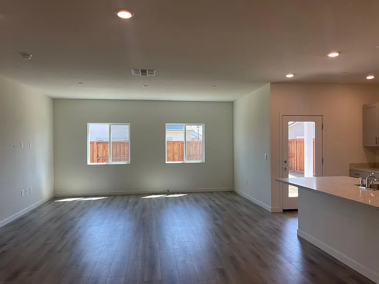 1785 Orchid Ave — Photo 2