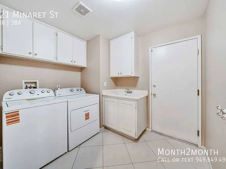 421 Minaret St — Photo 39